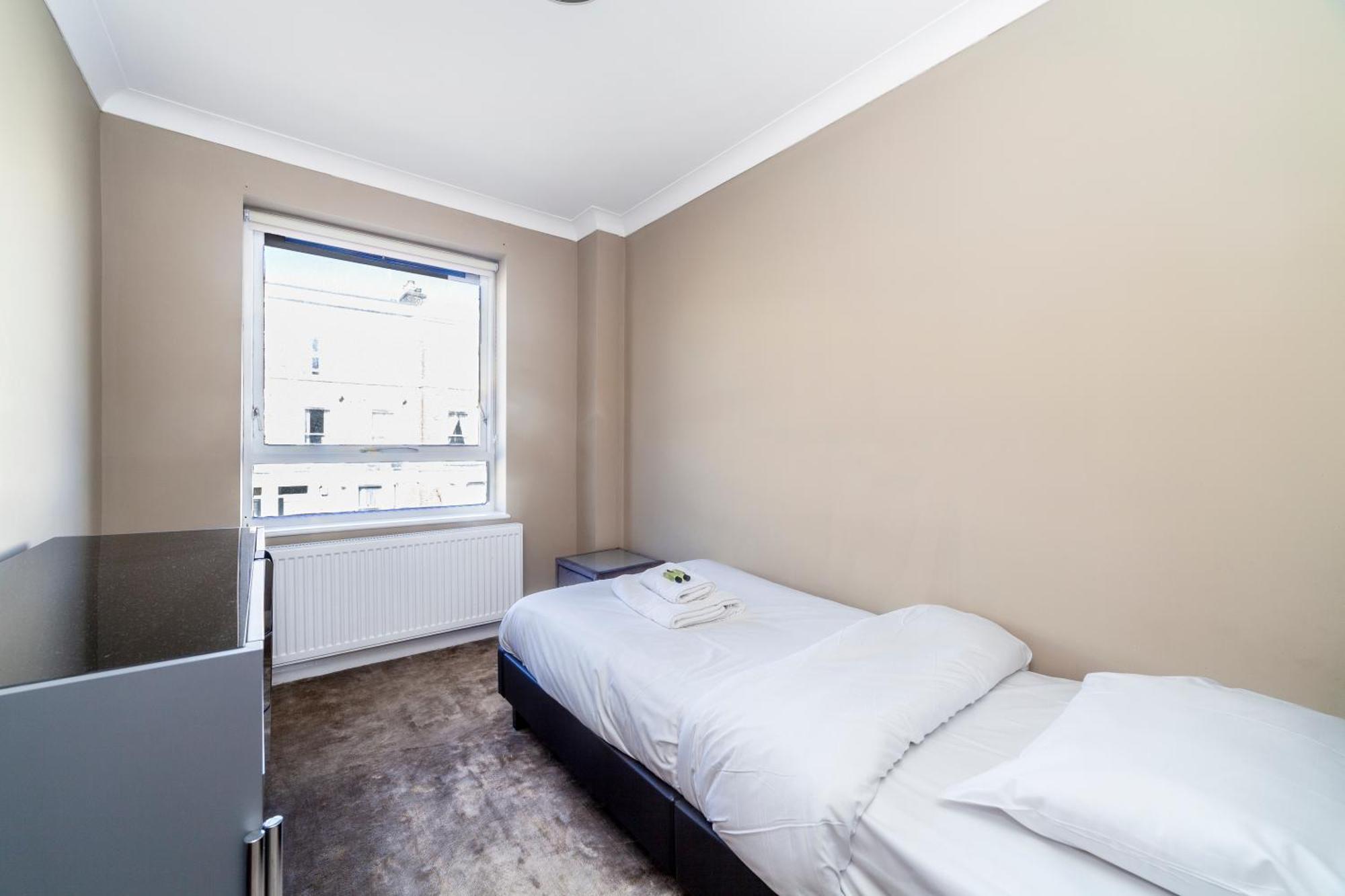 Centrally Located 5br Flat Wparking, Maida Vale *