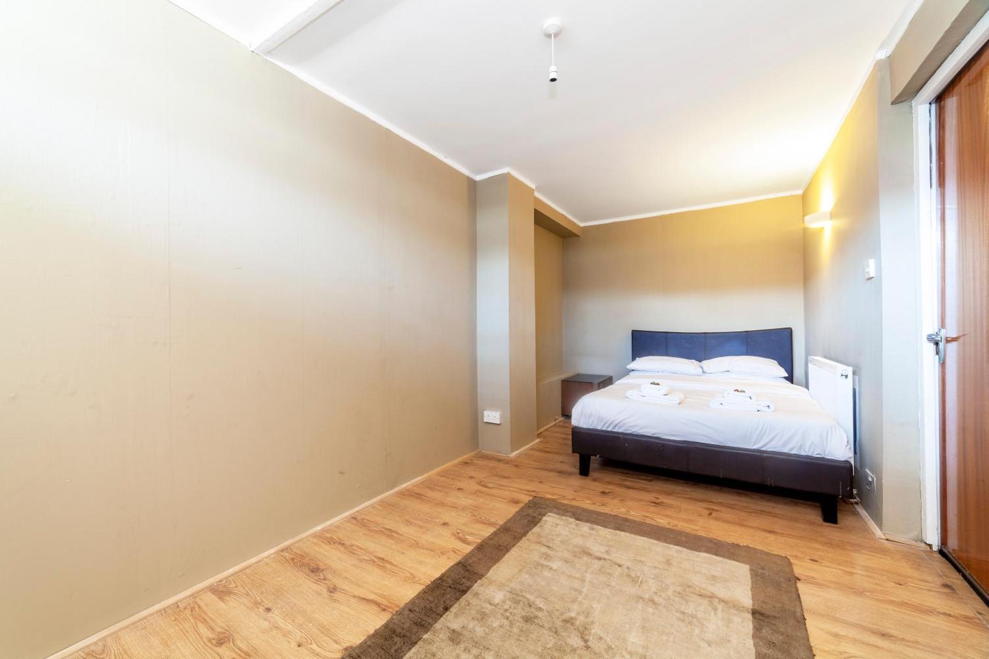 Centrally Located 5br Flat Wparking, Maida Vale *