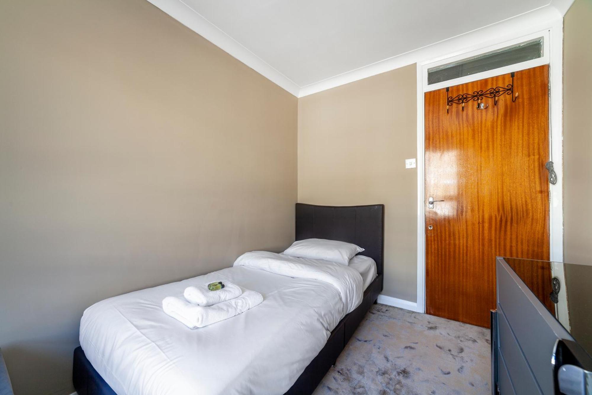 Centrally Located 5br Flat Wparking, Maida Vale Casa vacanze Londra